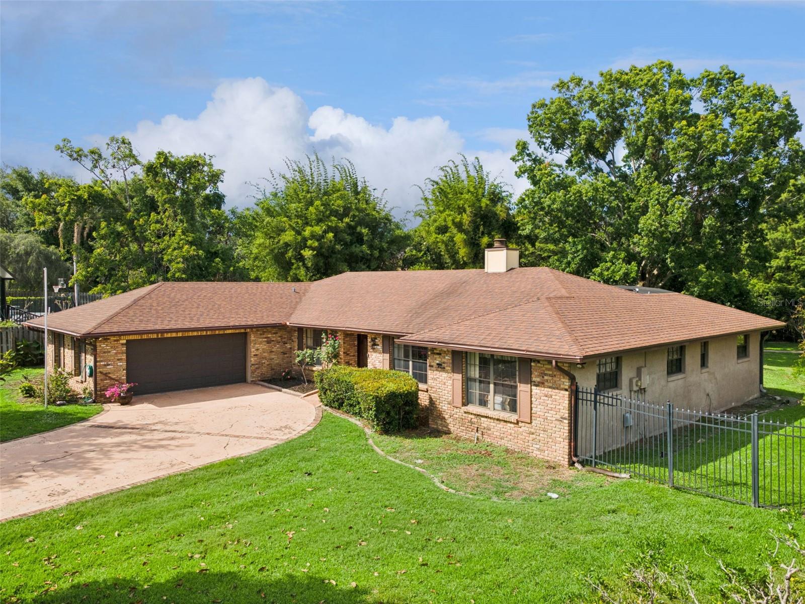 4909 Lake Gatlin Woods Court, FL