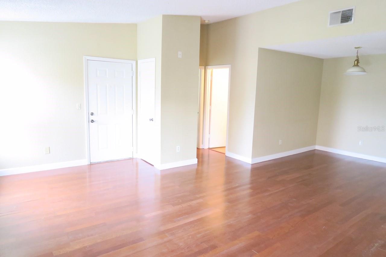 2550 Alafaya Trail, FL
