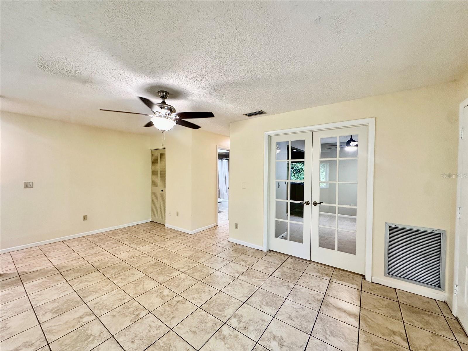 630 Pavare Court, FL
