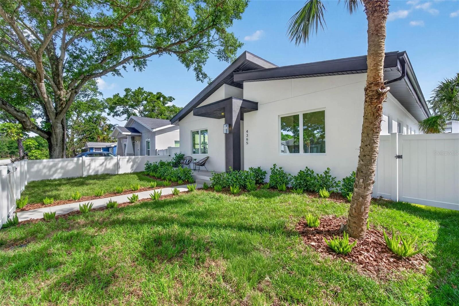 4365 Iris Street, FL