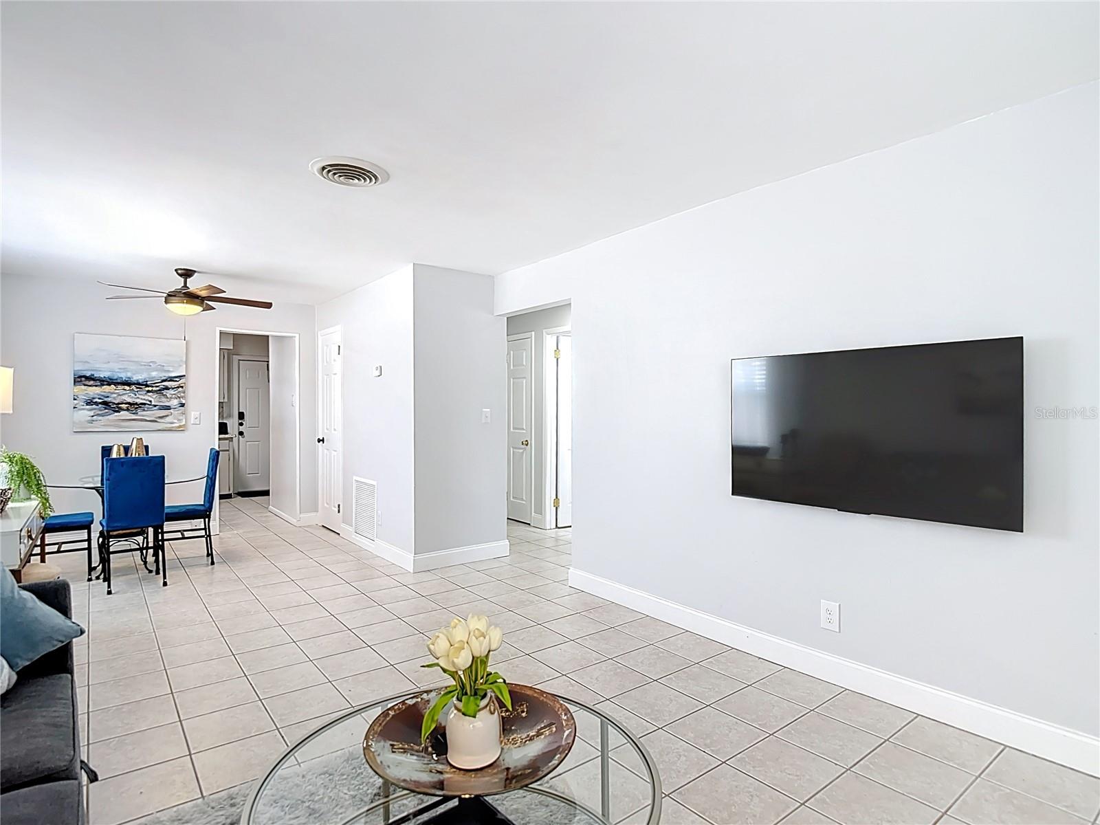 220 Jefferson Circle, FL