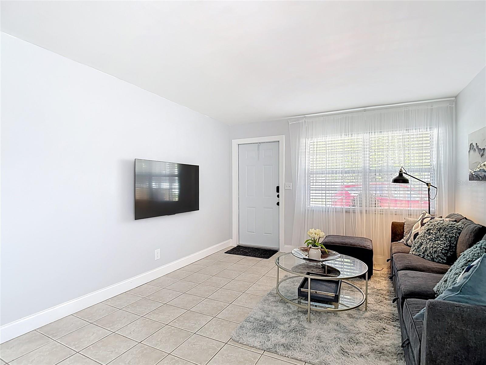 220 Jefferson Circle, FL
