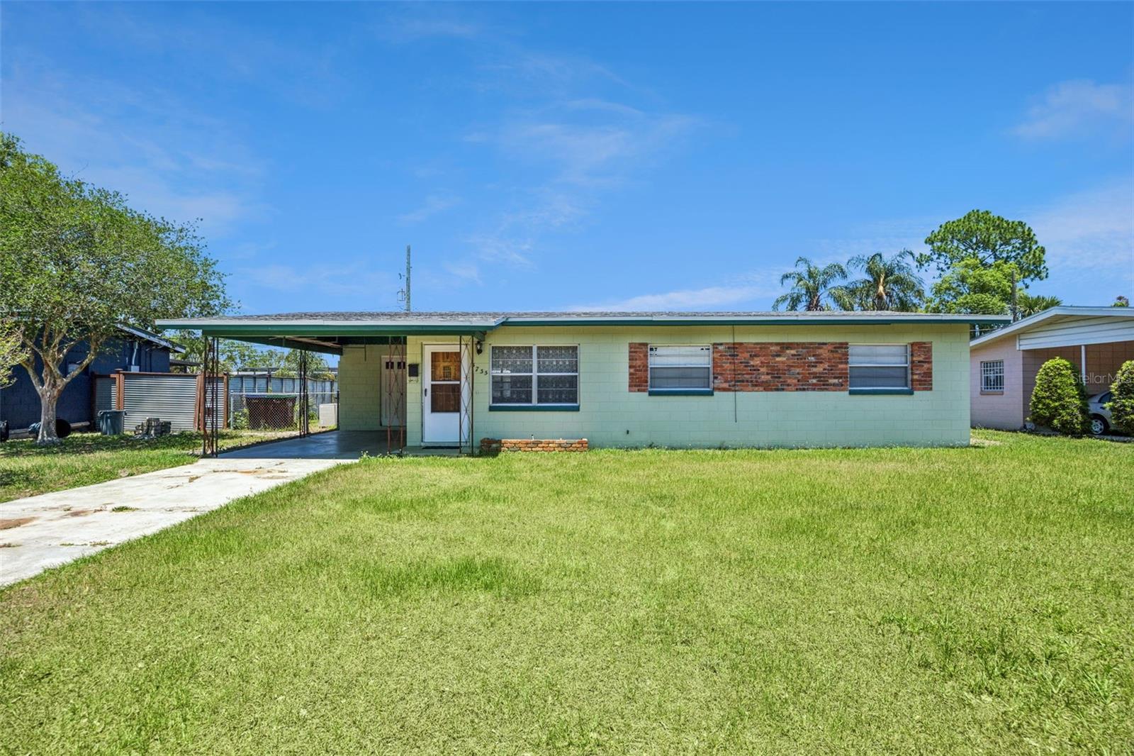3733 Surrey Drive, FL