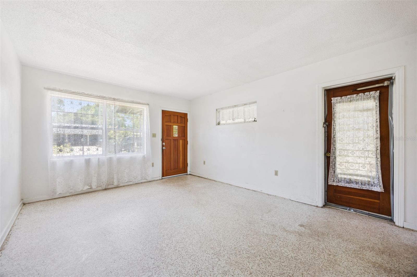 3733 Surrey Drive, FL