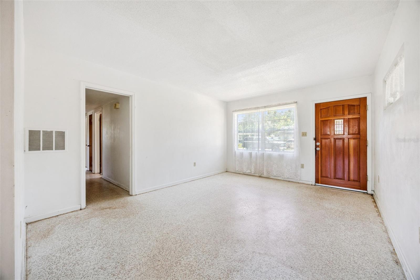 3733 Surrey Drive, FL
