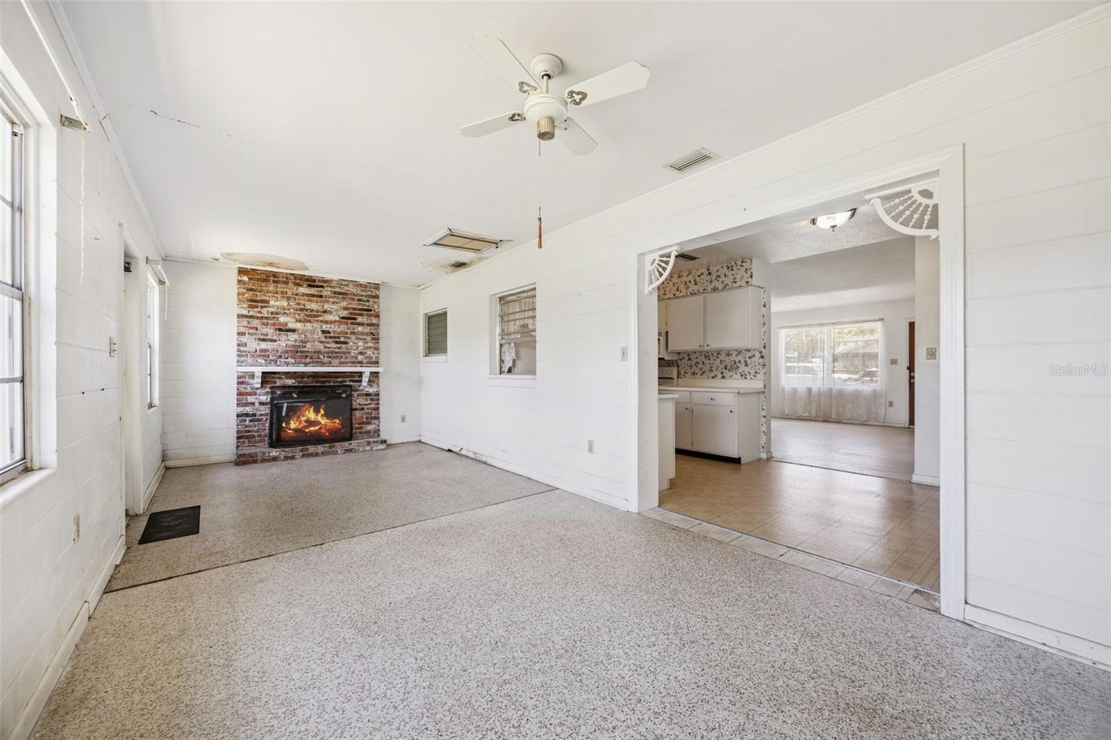 3733 Surrey Drive, FL