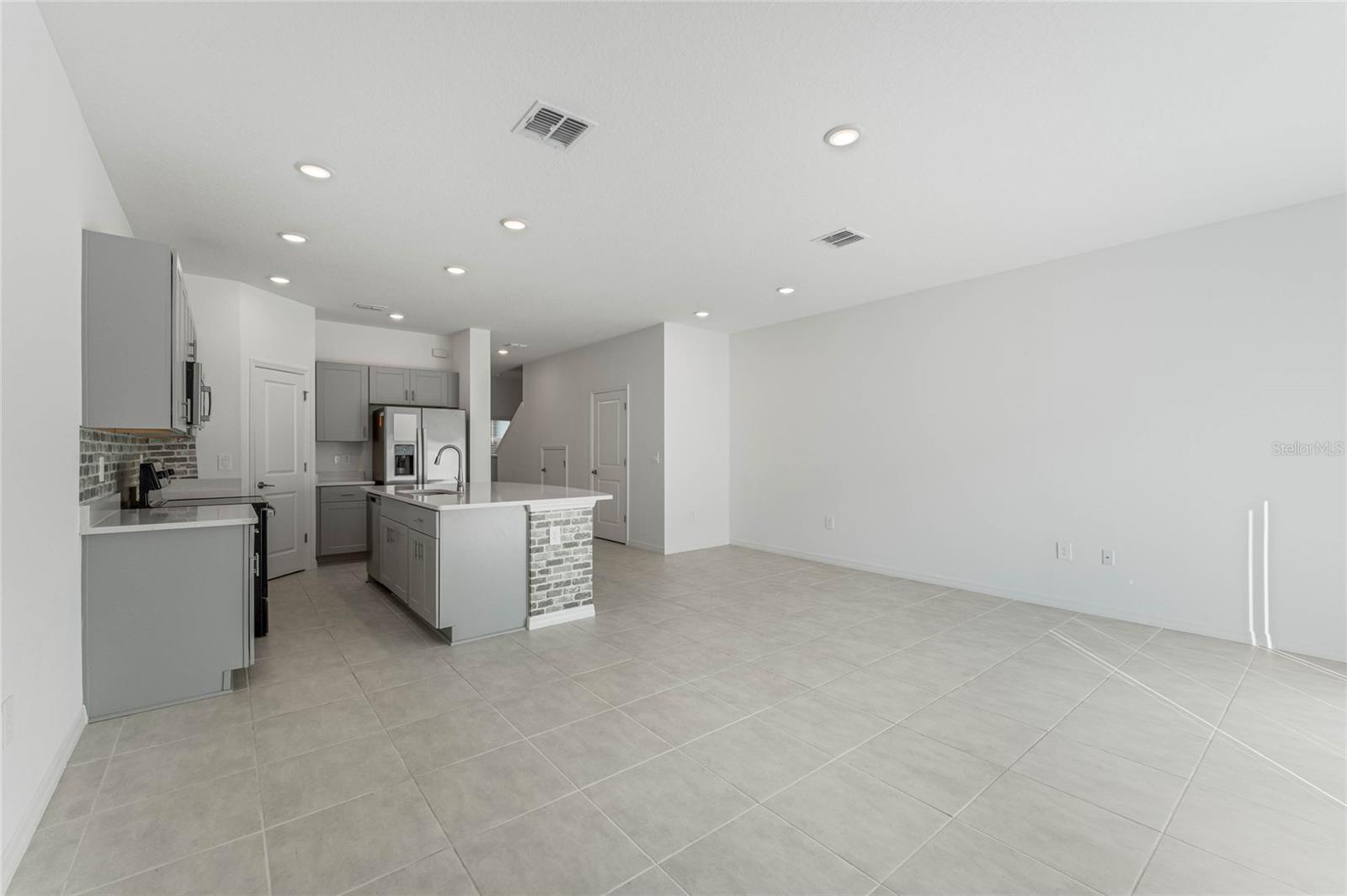 1281 Axel Graeson Avenue, FL