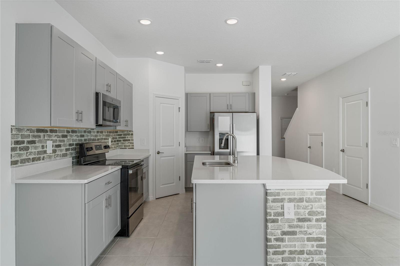 1281 Axel Graeson Avenue, FL