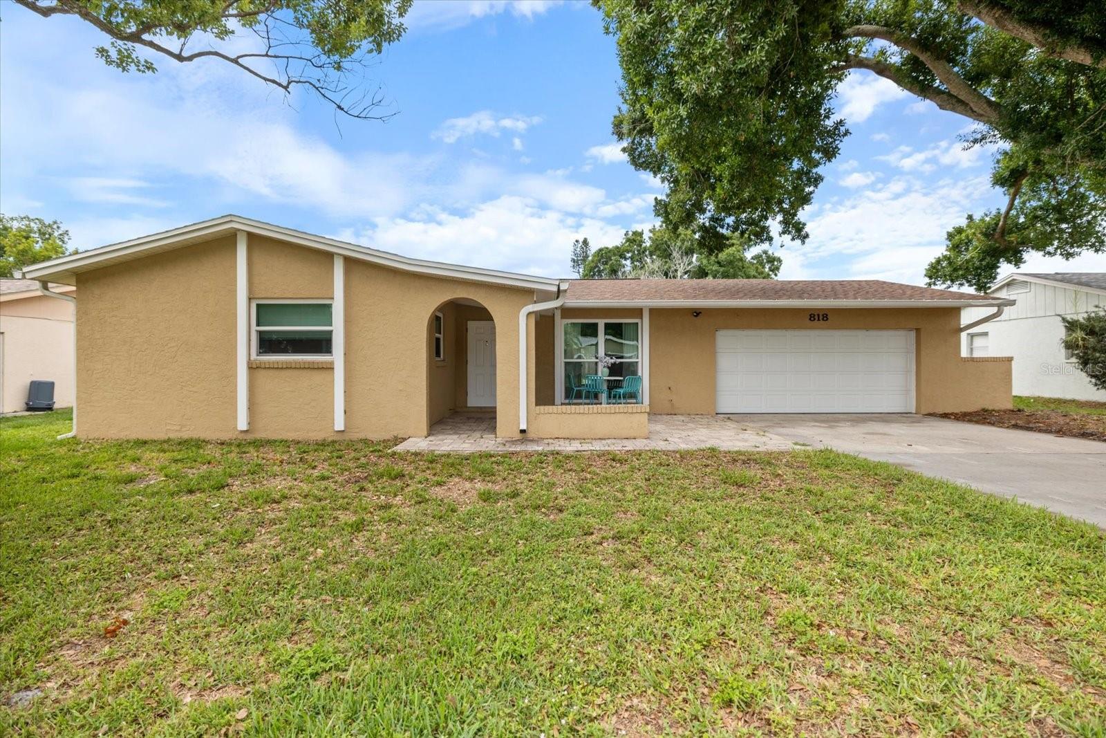 818 Plum Tree Lane, FL