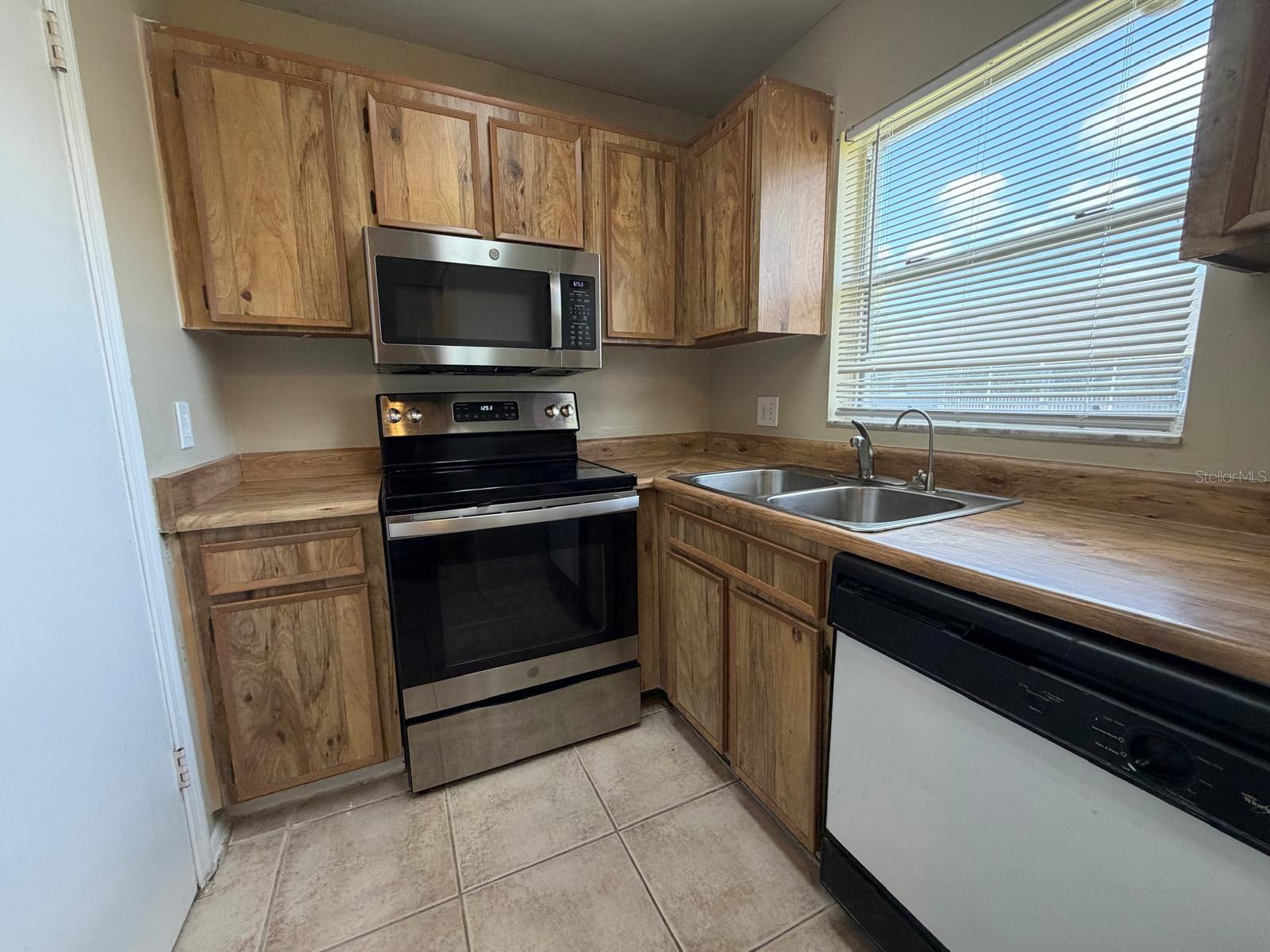 4240 Pershing Pointe Place, FL