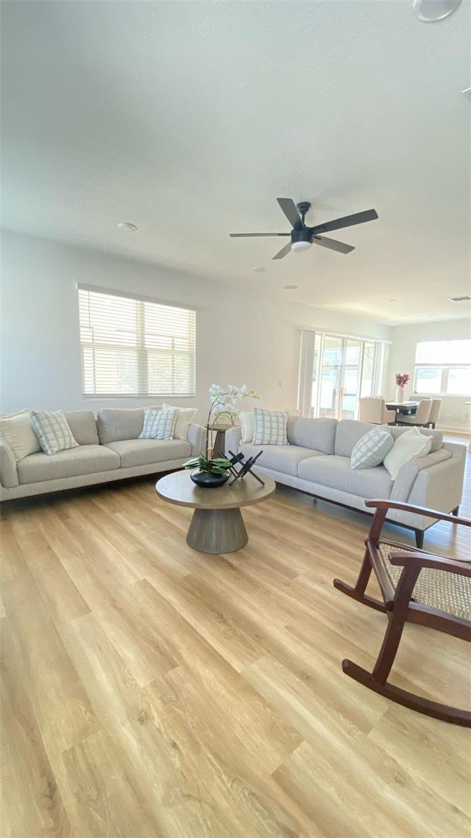 4128 Southern Vista Loop, FL