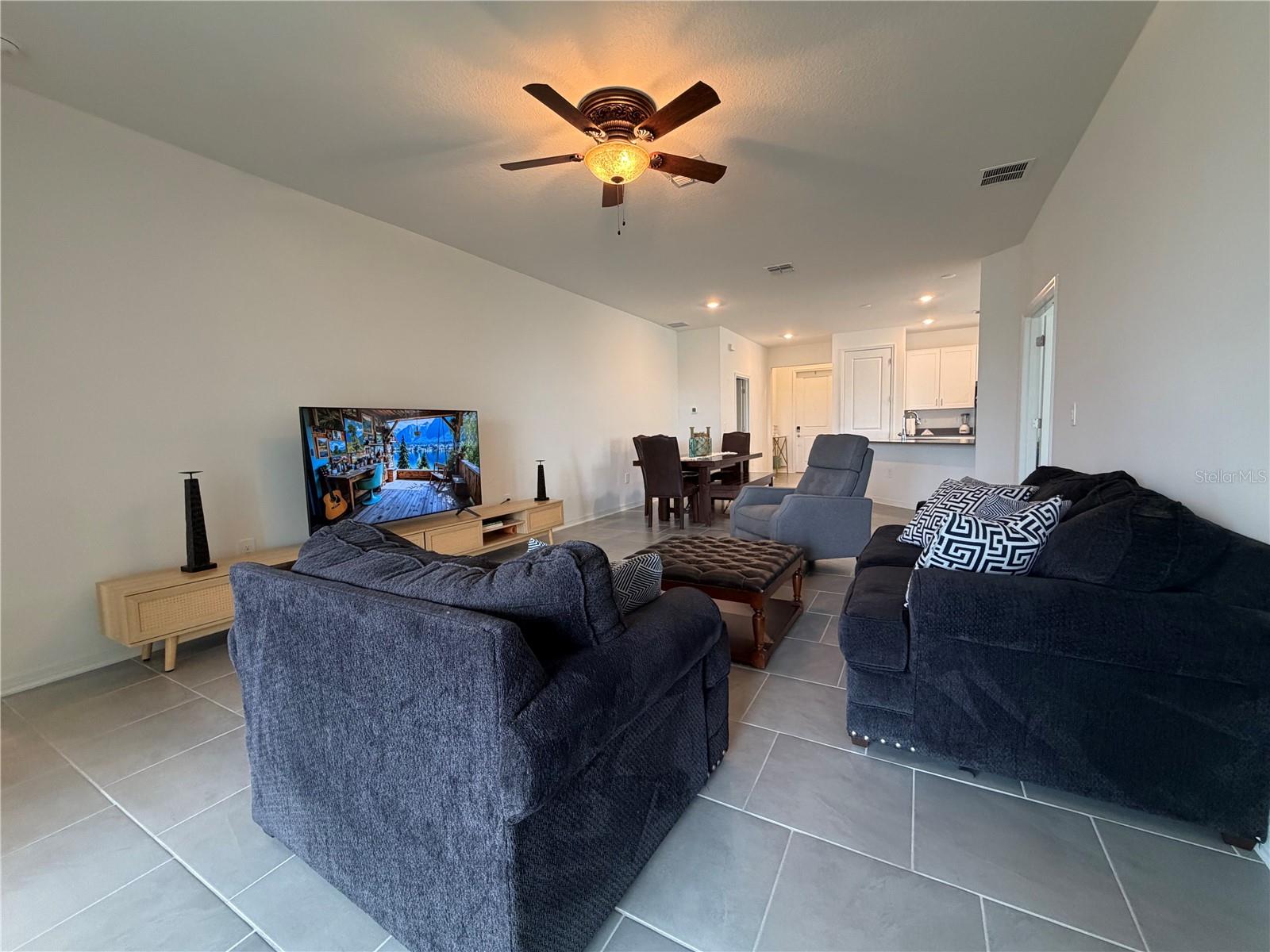 652 Grove Street, FL