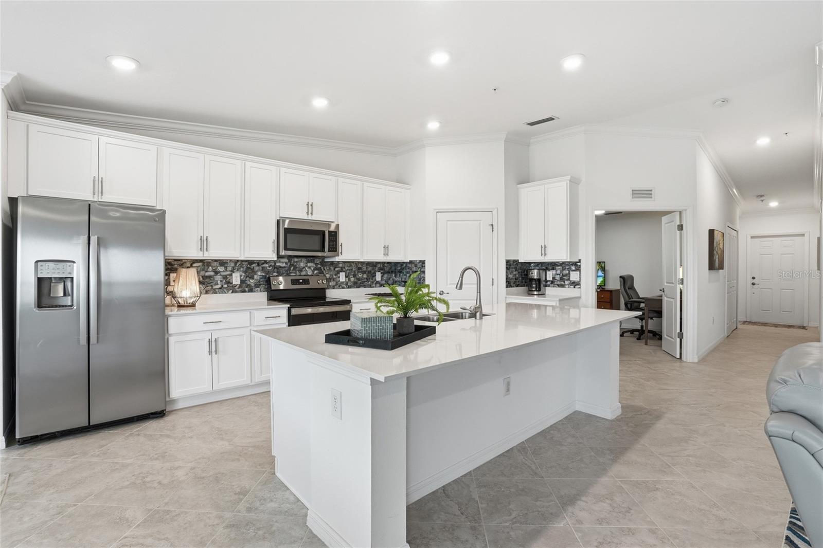 14184 Heritage Landing Boulevard, FL