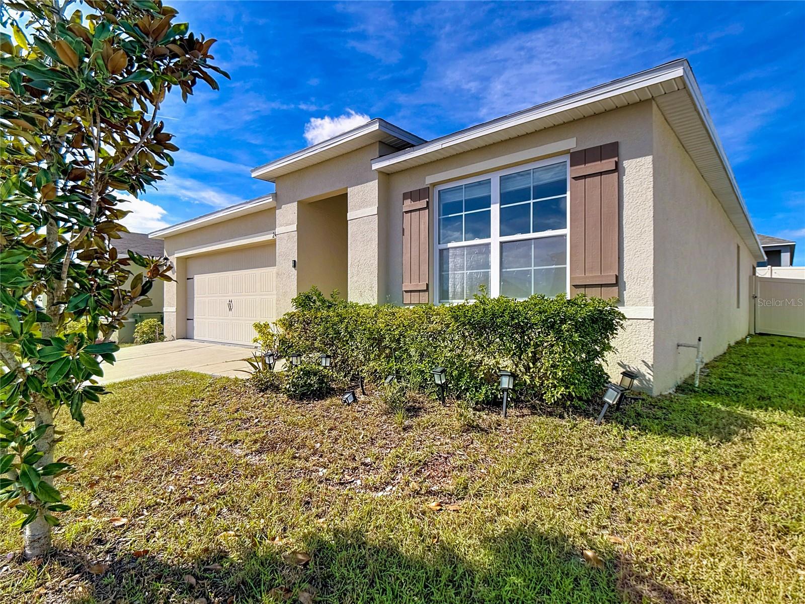 241 Meadowbrook Boulevard, FL