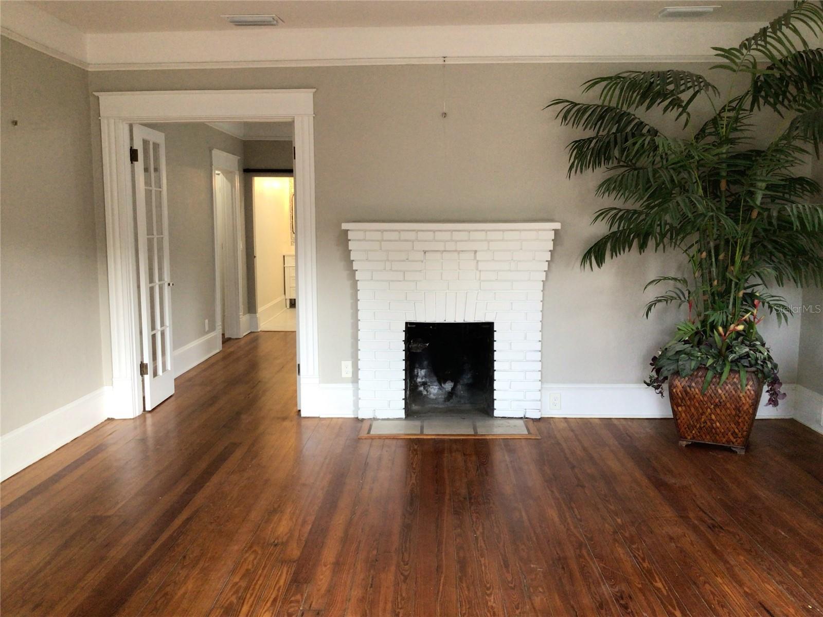 203 Main Street, FL