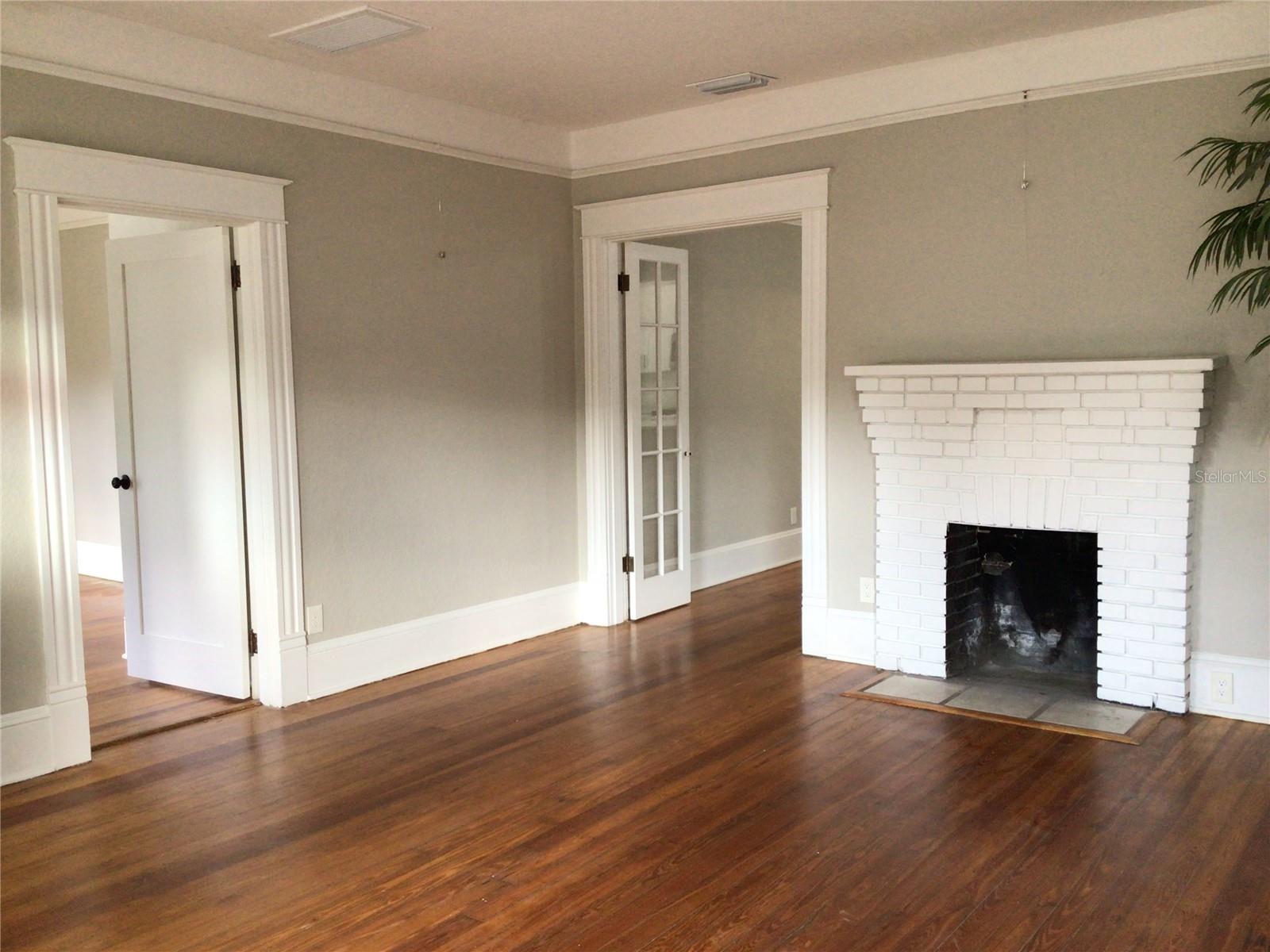 203 Main Street, FL