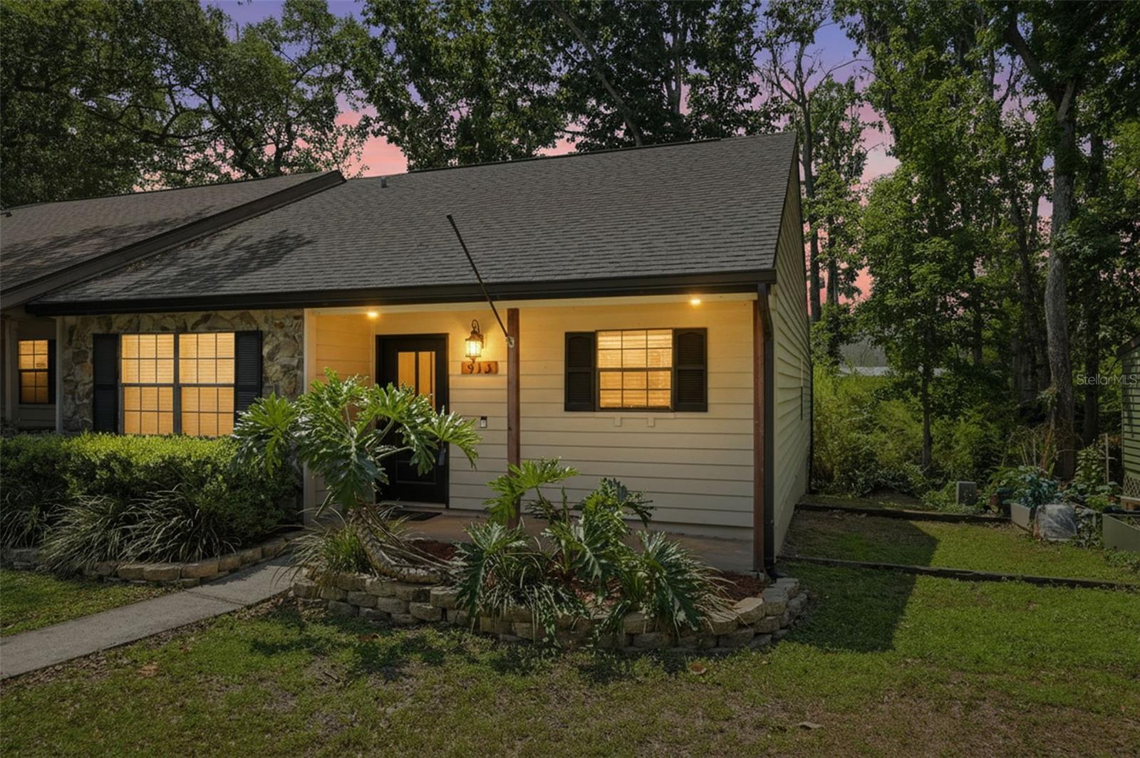 913 Candlebrook Lane, FL