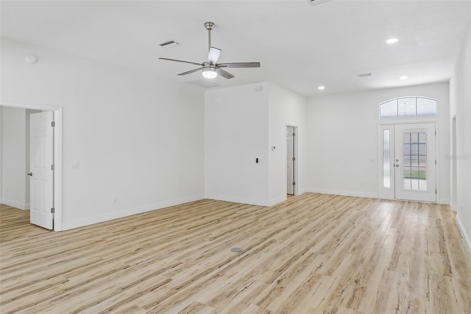 207 Desota Court, FL