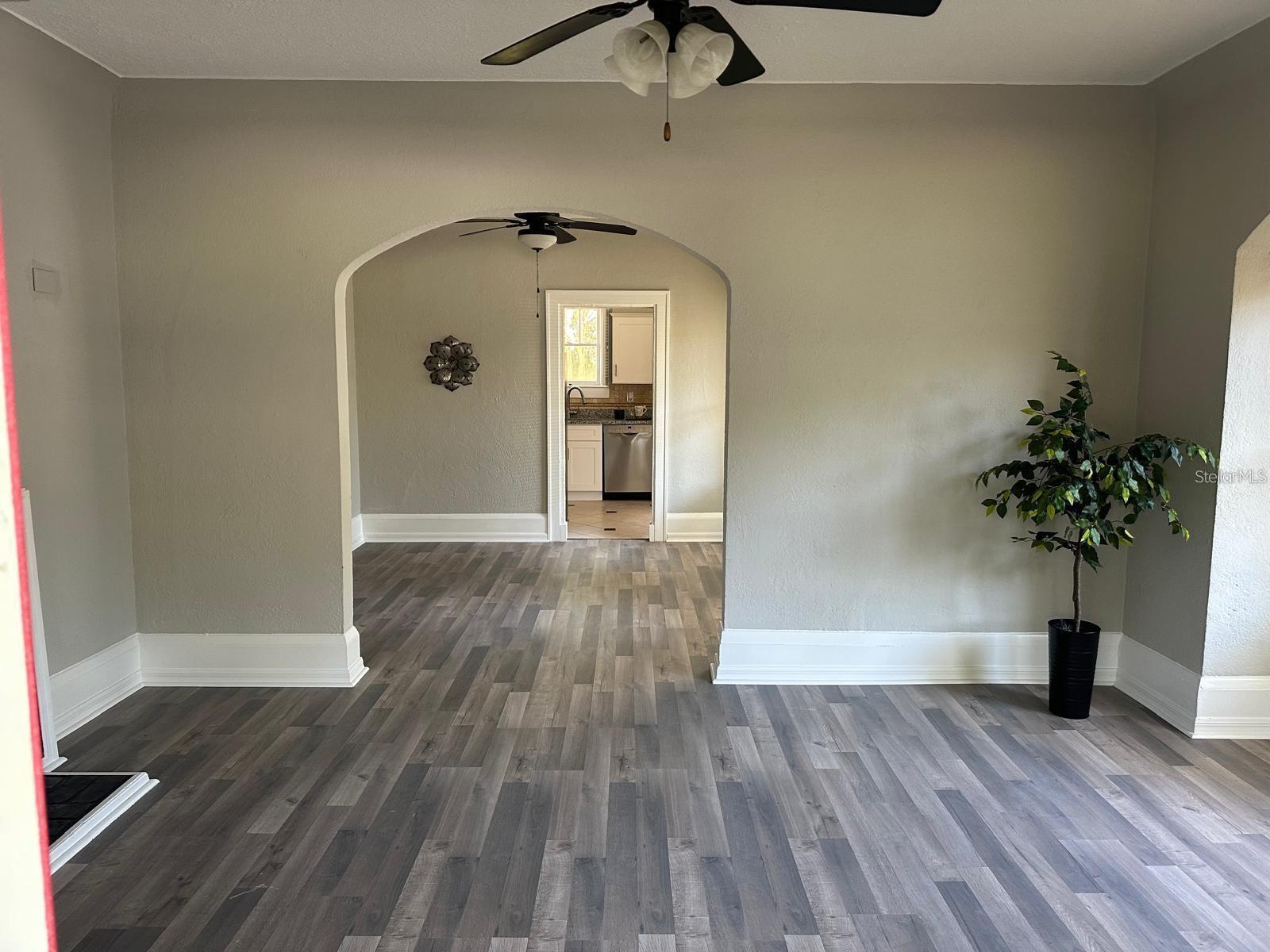 221 Julia Avenue, FL