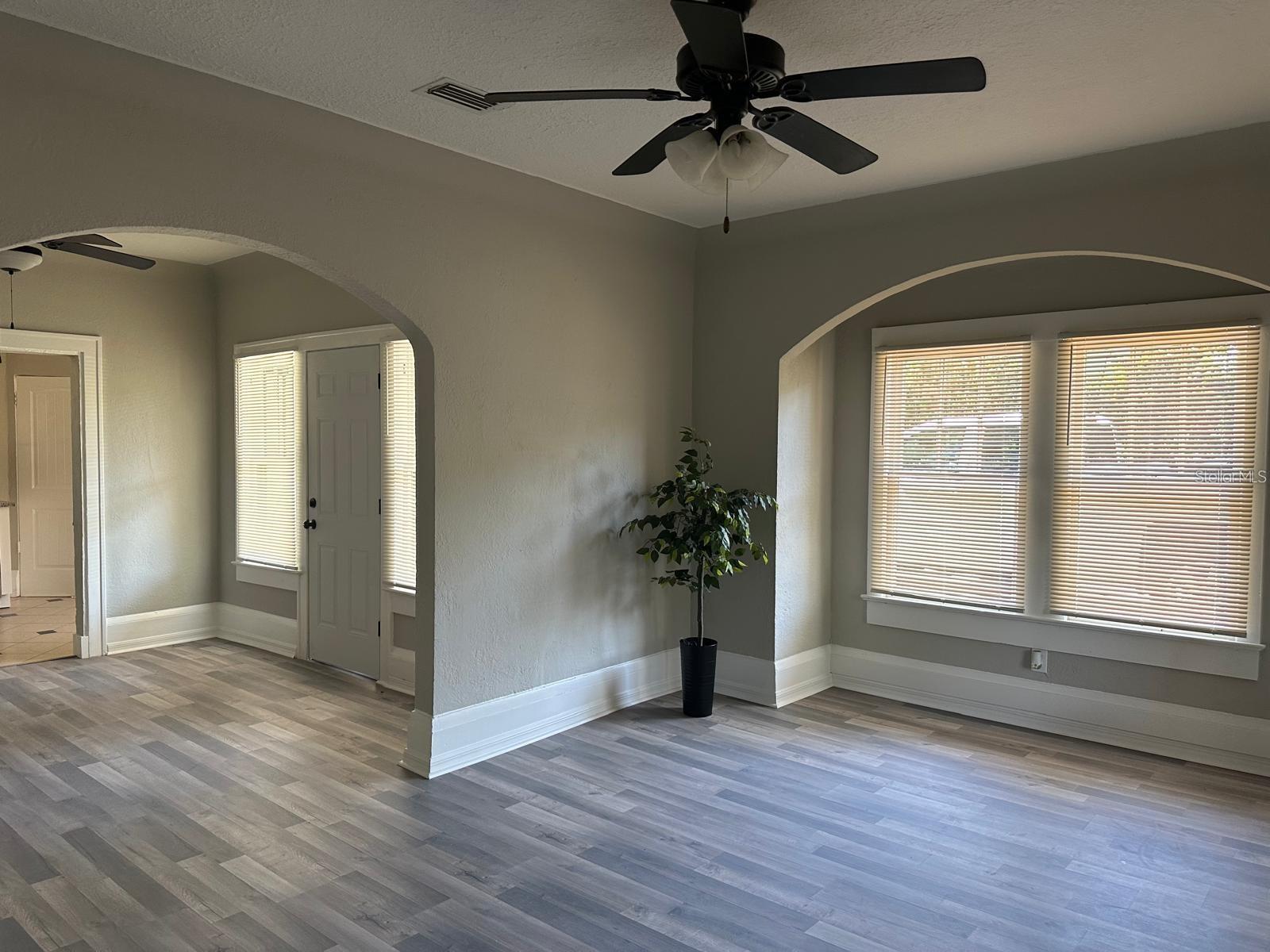 221 Julia Avenue, FL