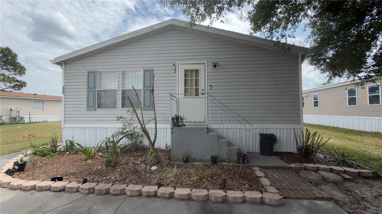 306 Evandee Court, FL