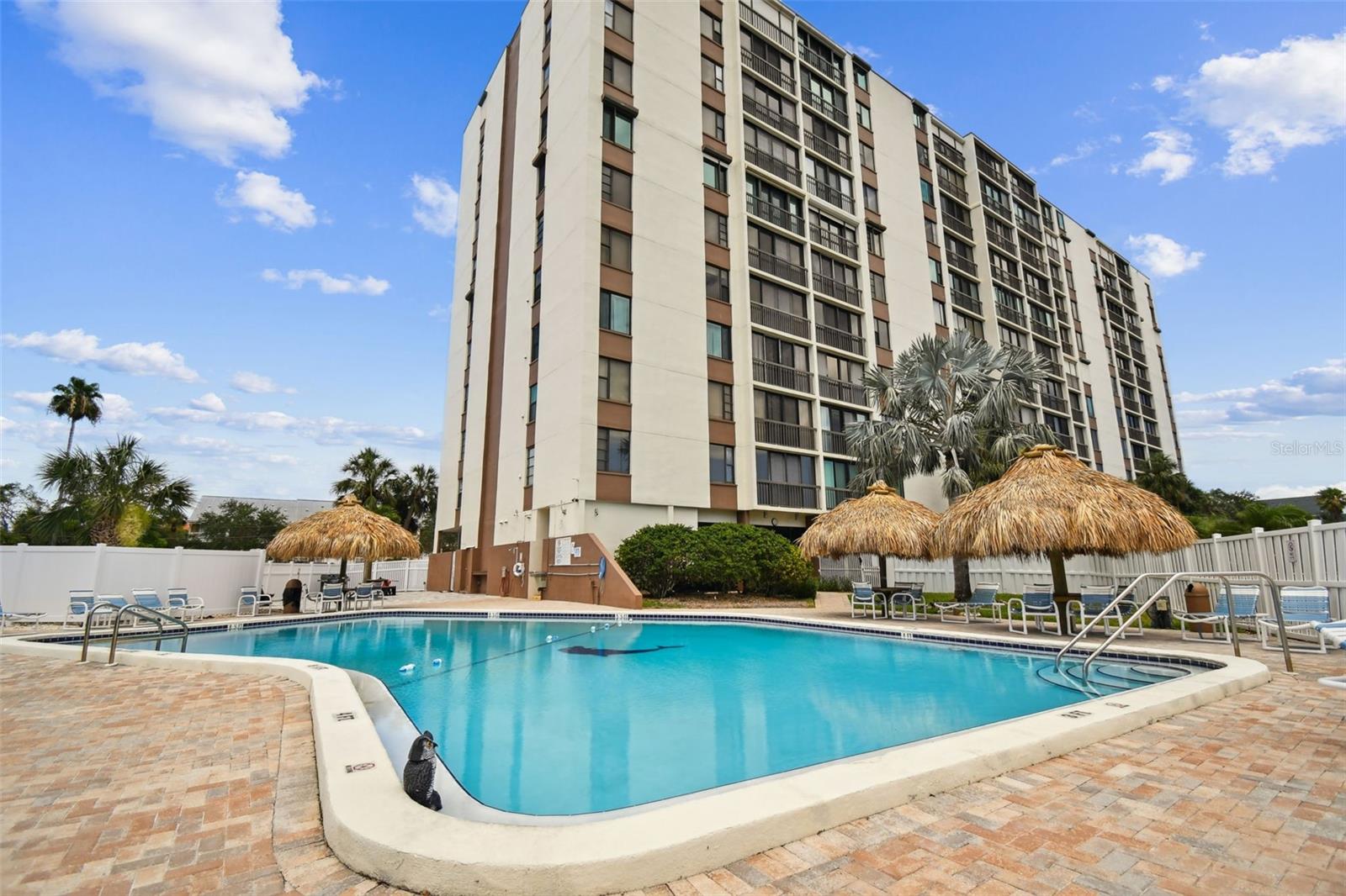 255 Dolphin Point, FL