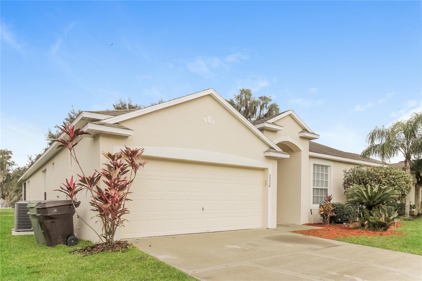 2114 The Oaks Boulevard, FL