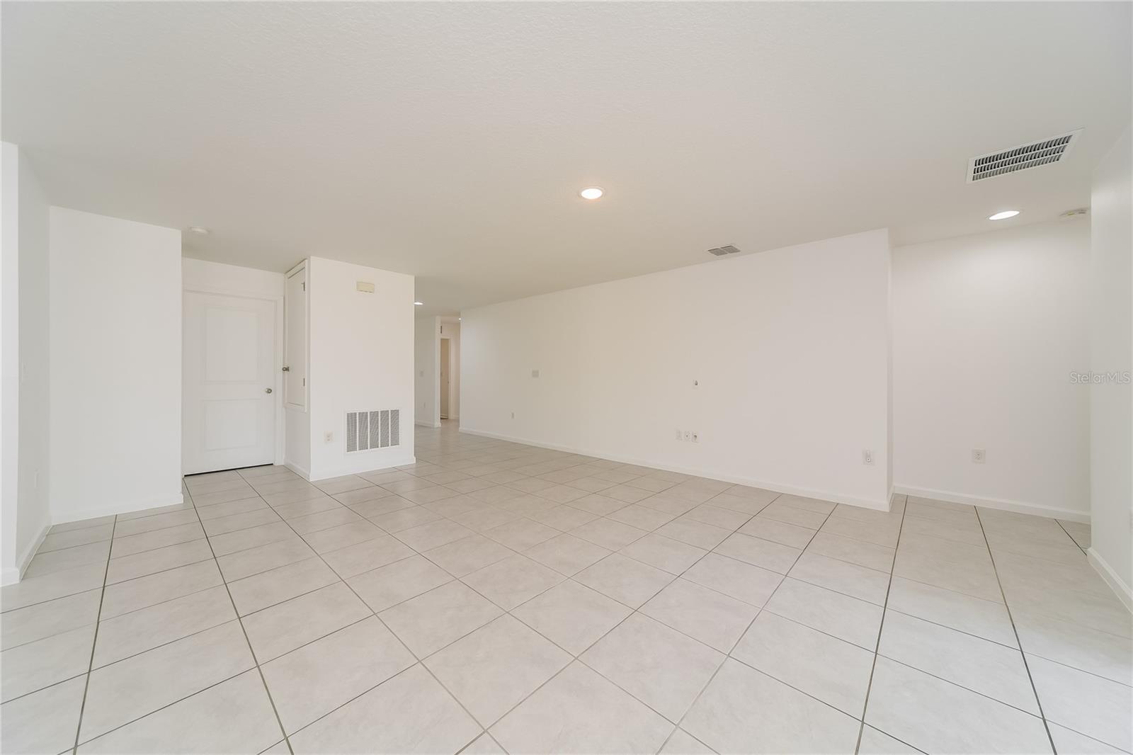 1373 Lucerne Loop Road, FL