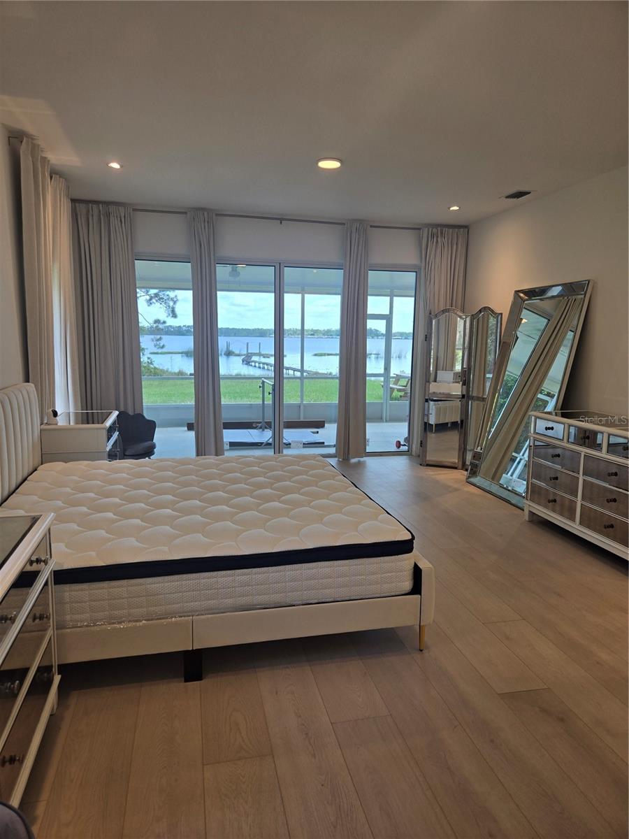 560 Eden Drive, FL