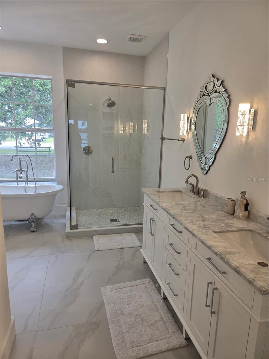 560 Eden Drive, FL