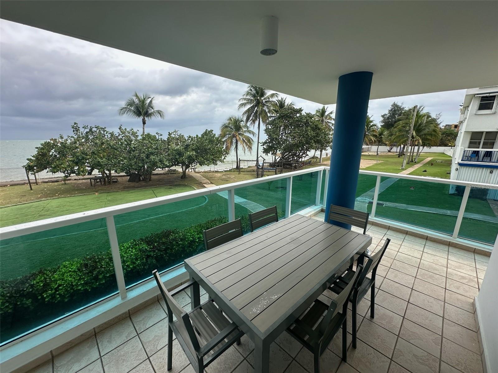 Ne206 El Charlie, PR
