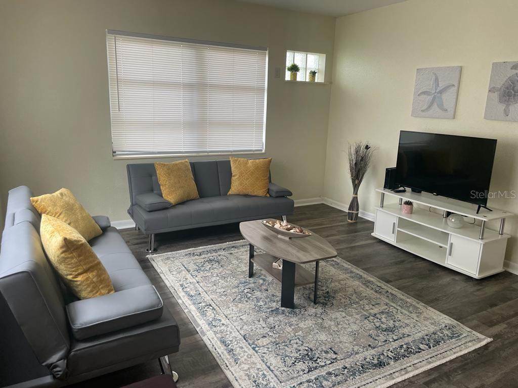 25 6th Avenue, FL