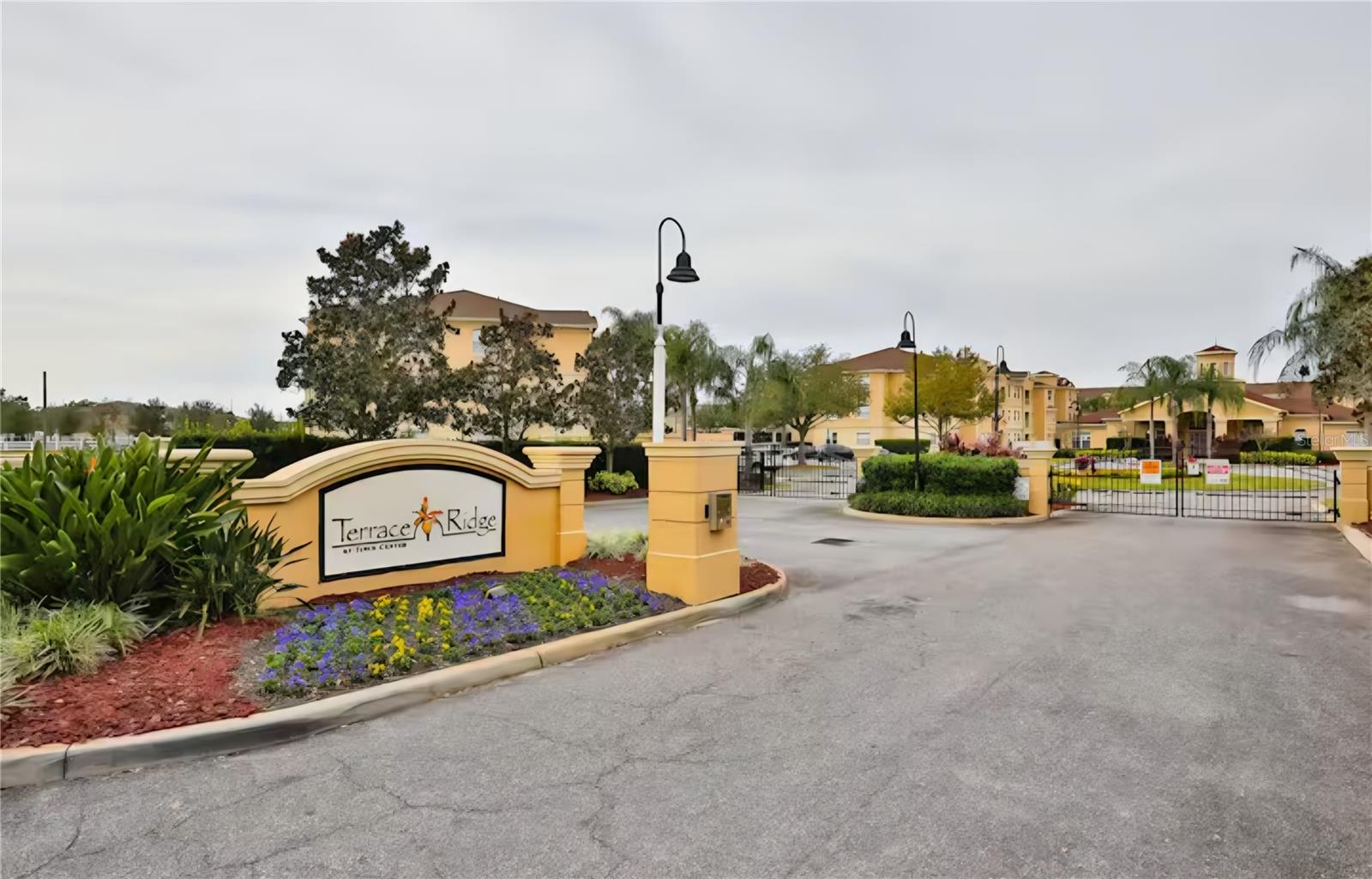 818 Terrace Ridge Circle, FL