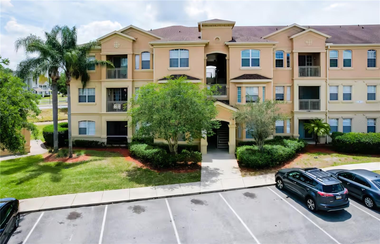 818 Terrace Ridge Circle, FL