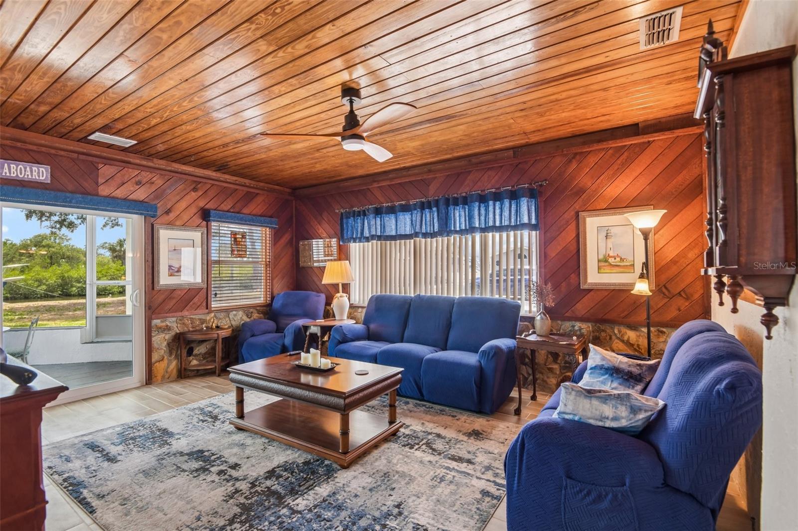 8212 Hayward Lane, FL