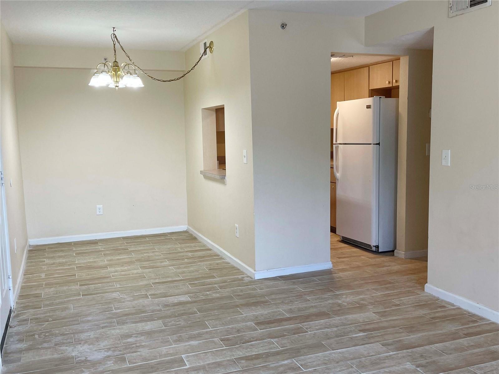 1122 Pine Ridge Circle, FL