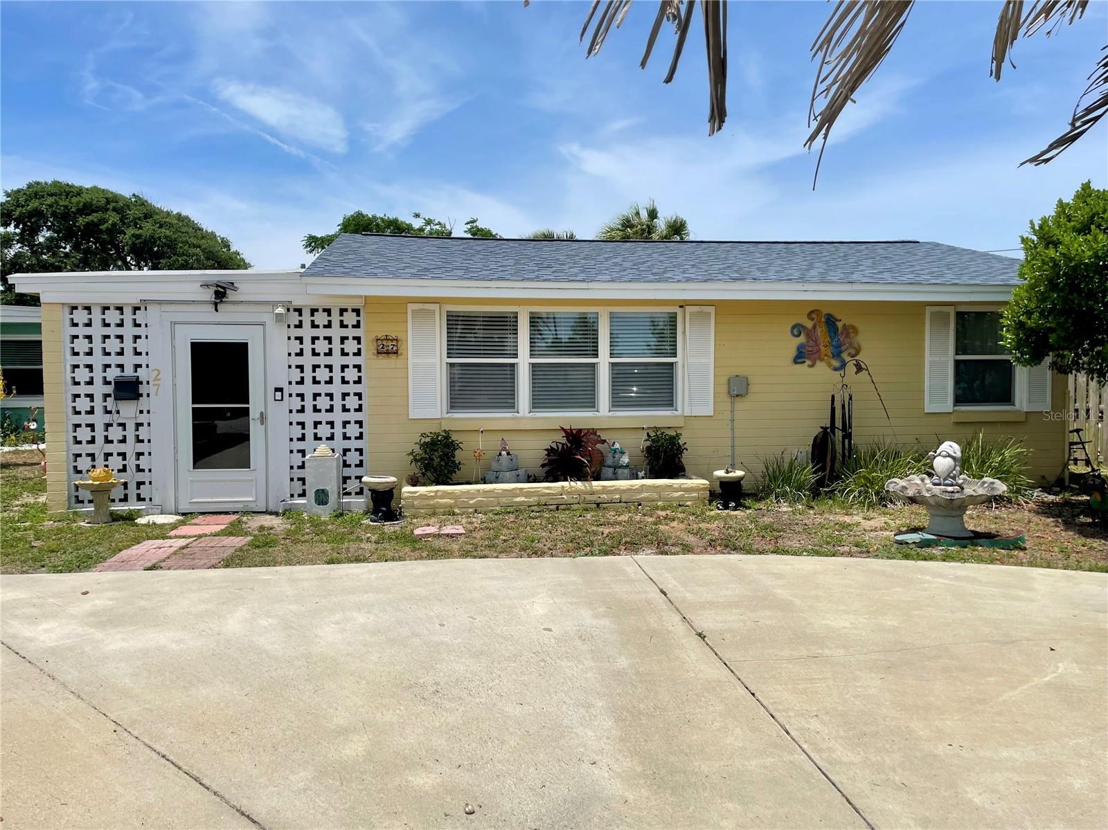 27 Alamanda Drive, FL