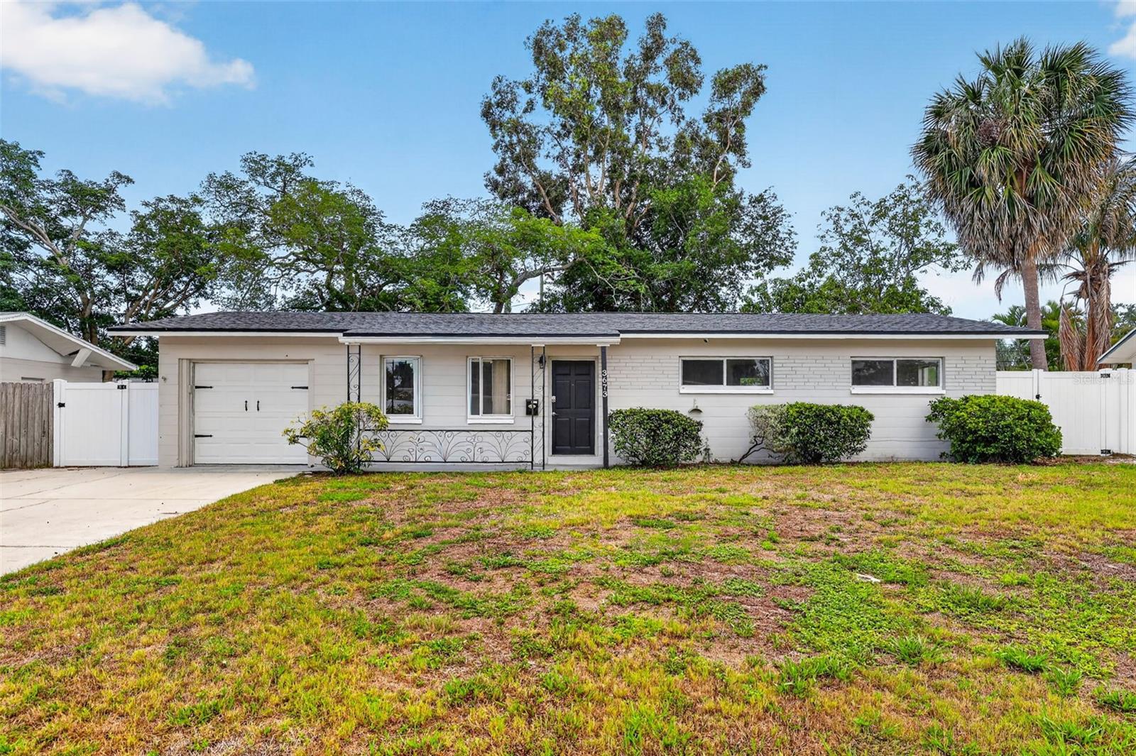 3673 Searobin Drive, FL