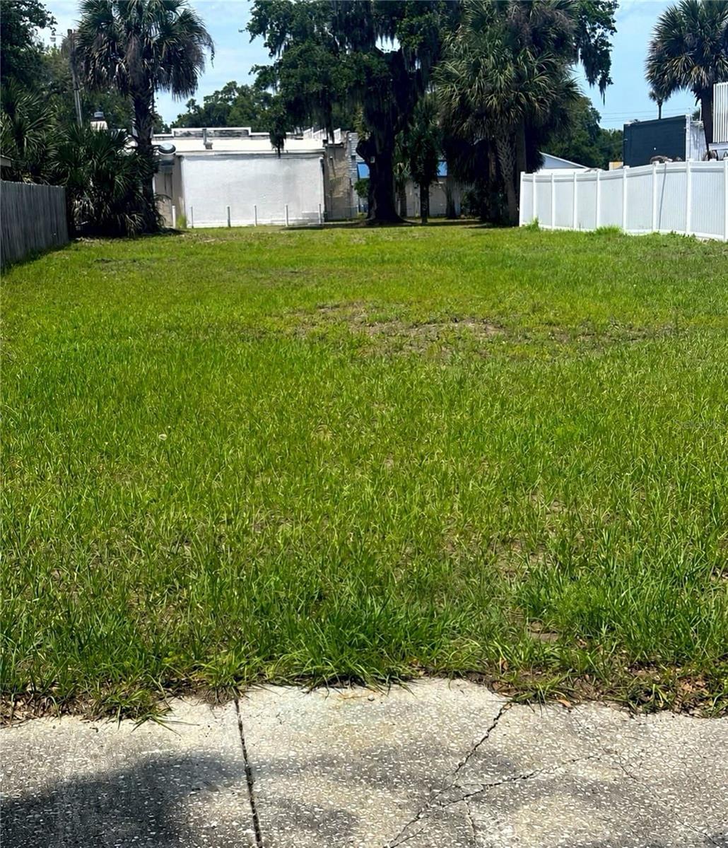609 Downing Street, FL