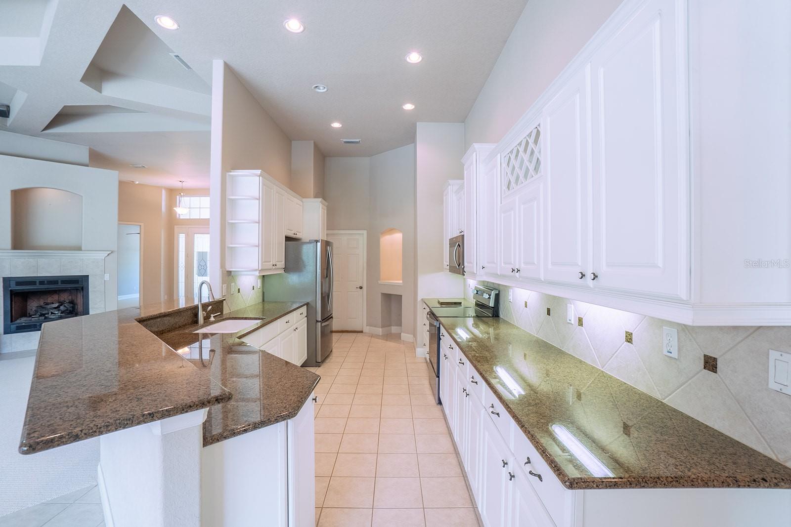 34 Southlake Drive, FL