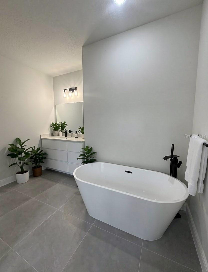 16252 27th Terrace Road, FL