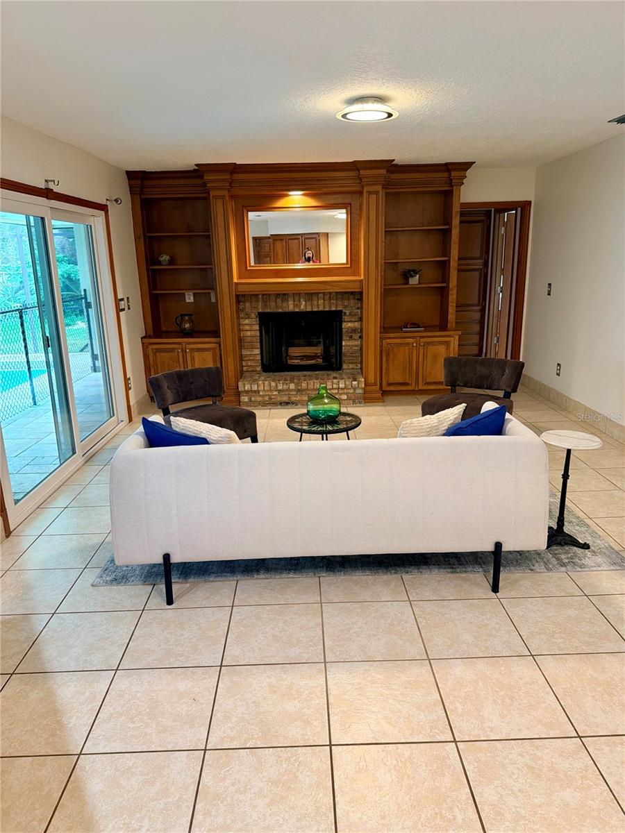 4209 Lori Loop, FL