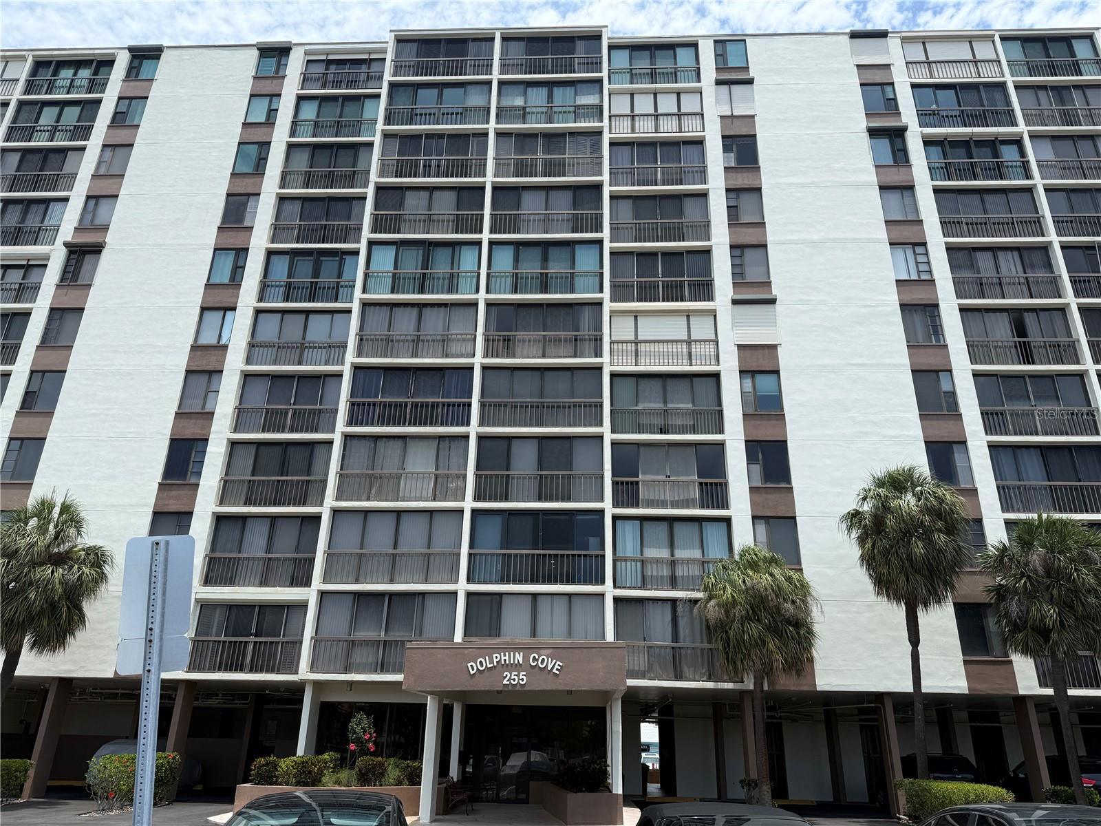 255 Dolphin Point, FL