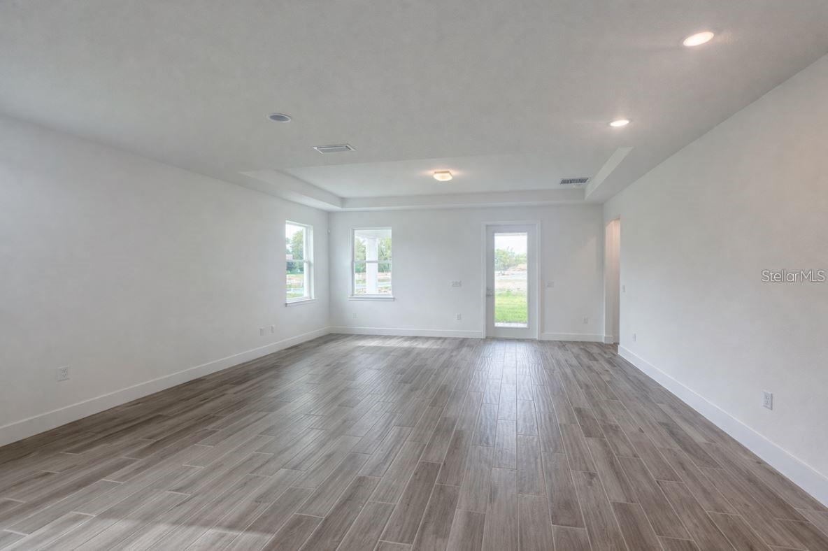 310 Elena Lavin Circle, FL