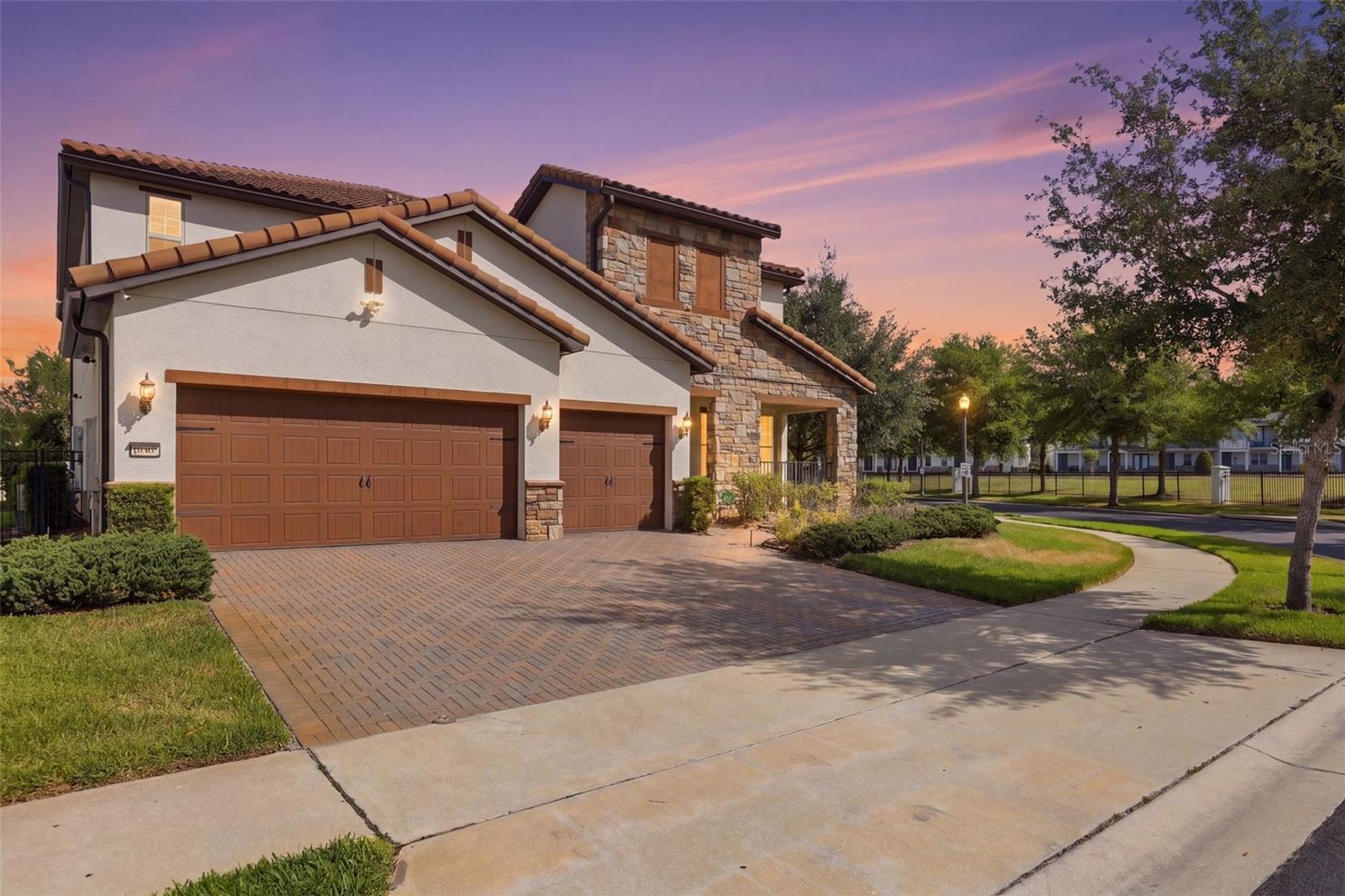 10902 Citron Oaks Drive, FL