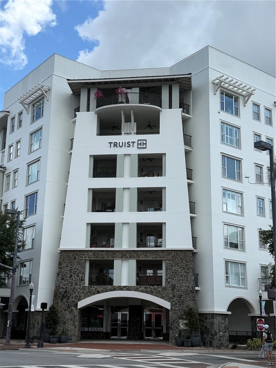 2305 Edgewater Drive, FL