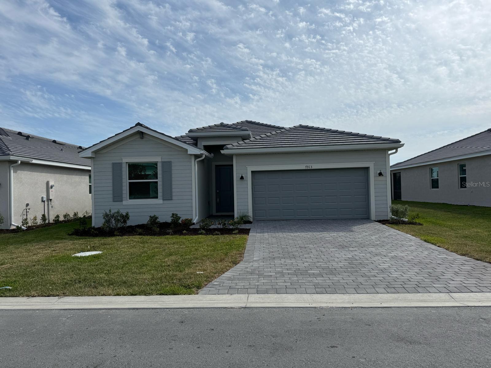 7913 Lakes Edge Lane, FL