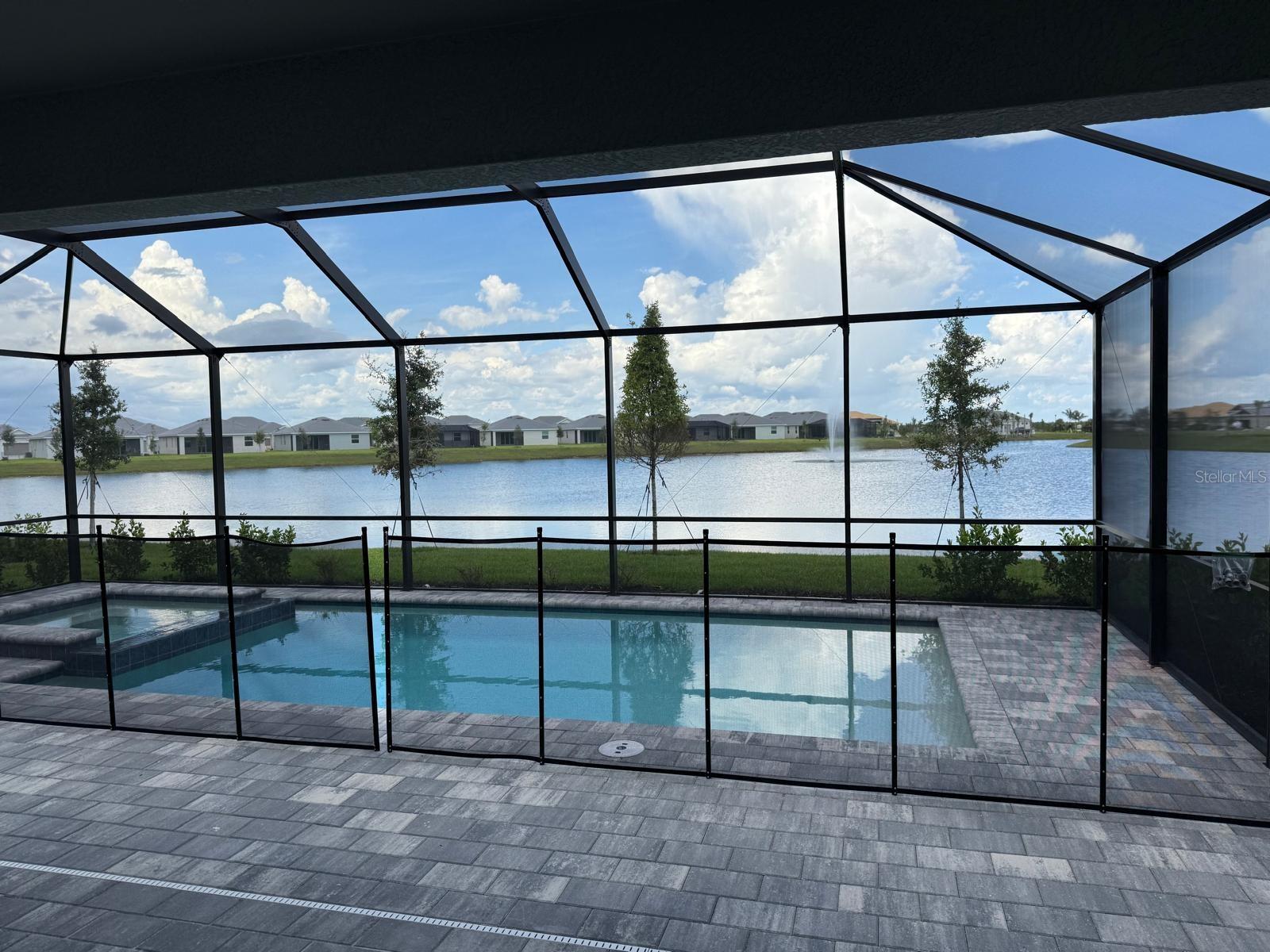 7913 Lakes Edge Lane, FL
