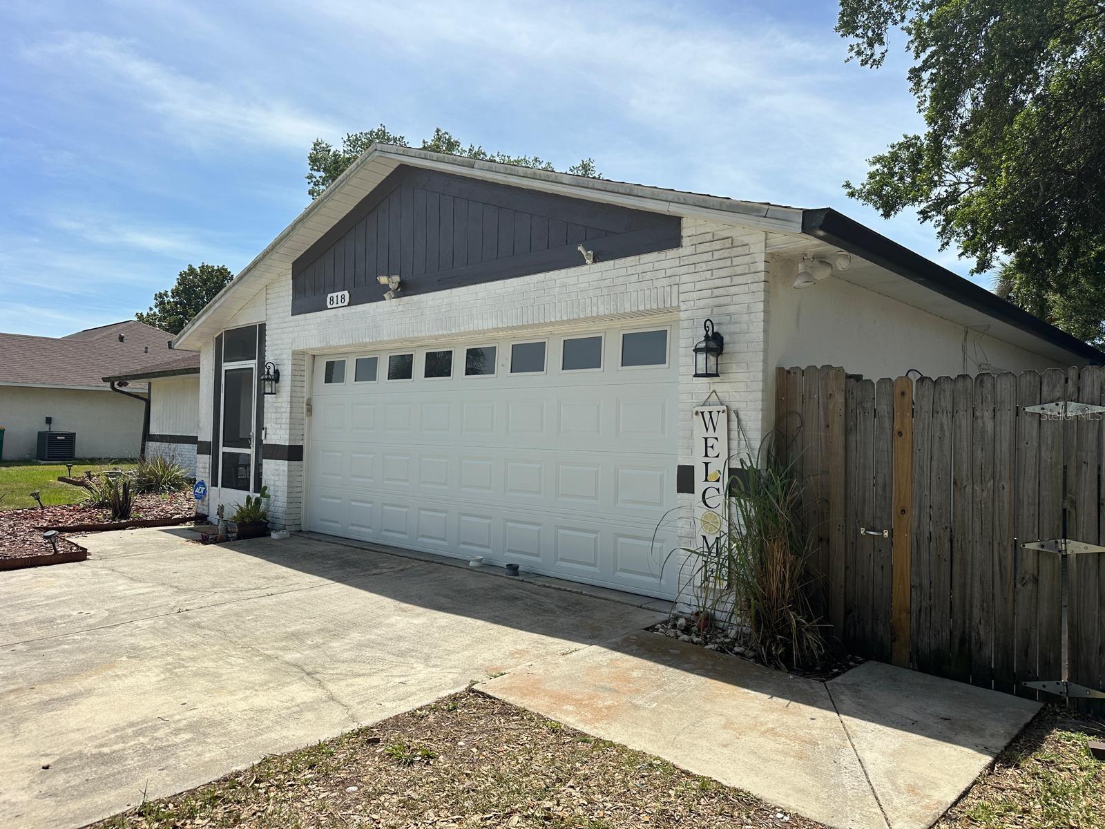 818 Mendoza Drive, FL