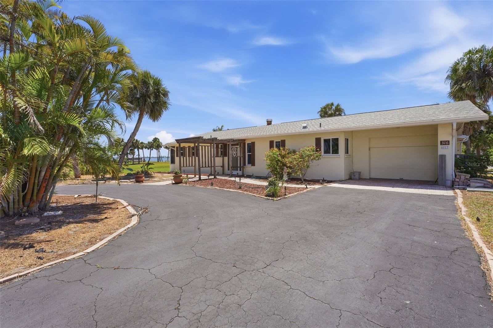 316 Mango Street, FL